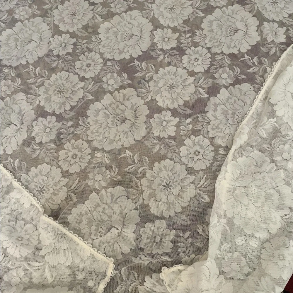 VTG Lace White TableCloth square 60”